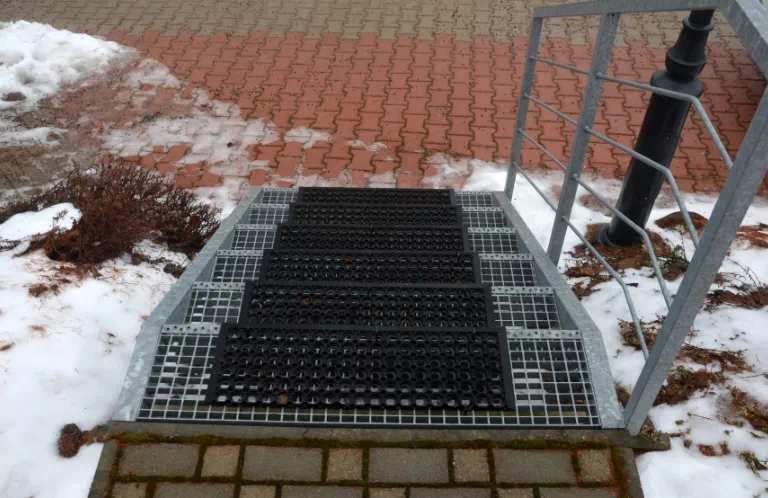 metalowe schody